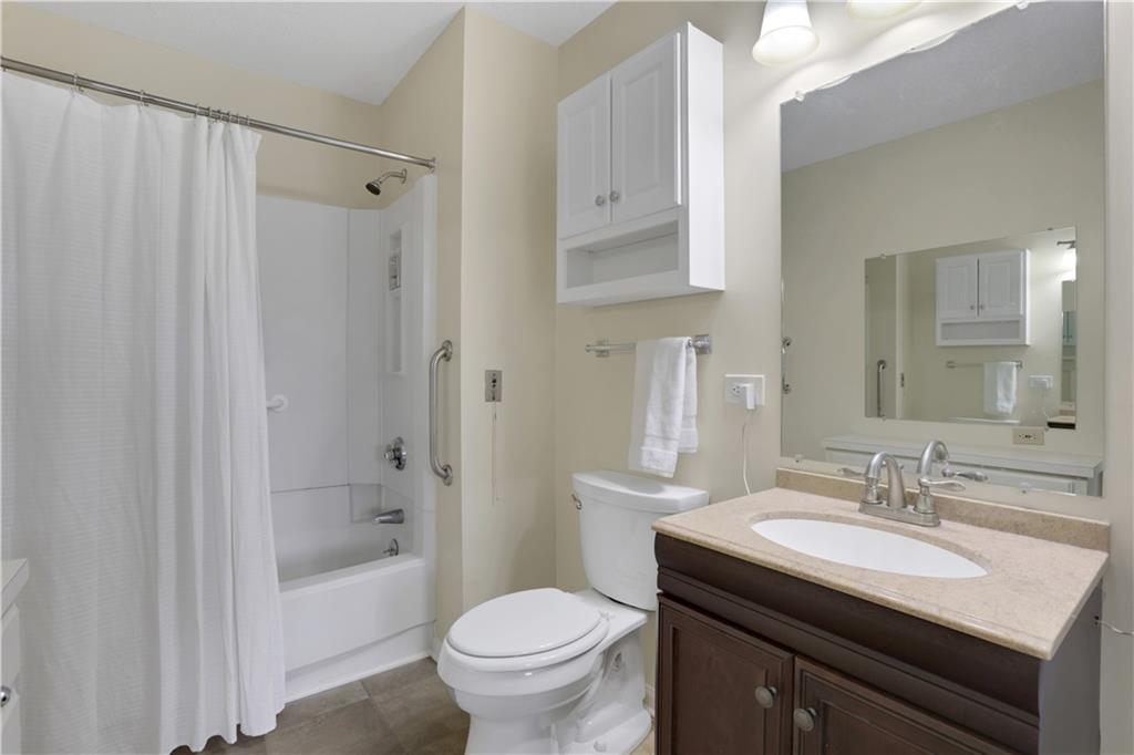 300 Johnson Ferry Road NE Unit B206