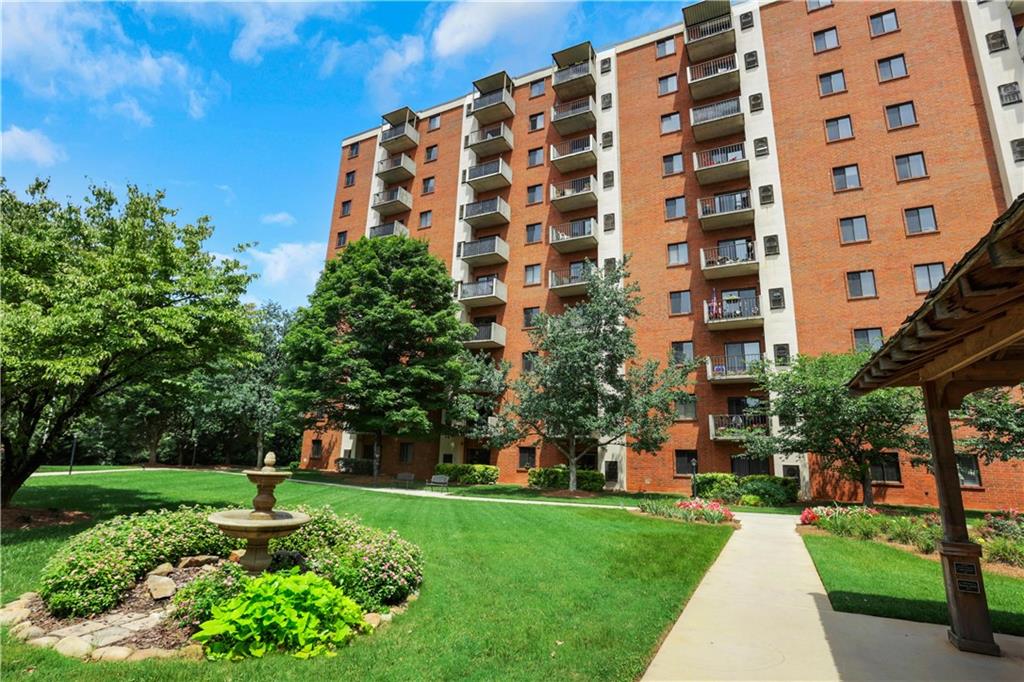 300 Johnson Ferry Road NE Unit B206