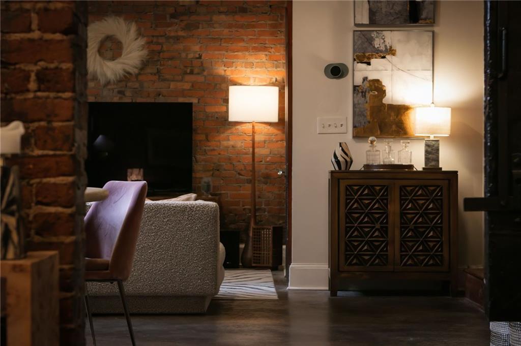 908 Juniper Street NE Unit 4