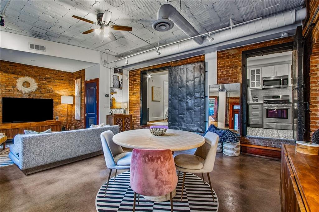 908 Juniper Street NE Unit 4