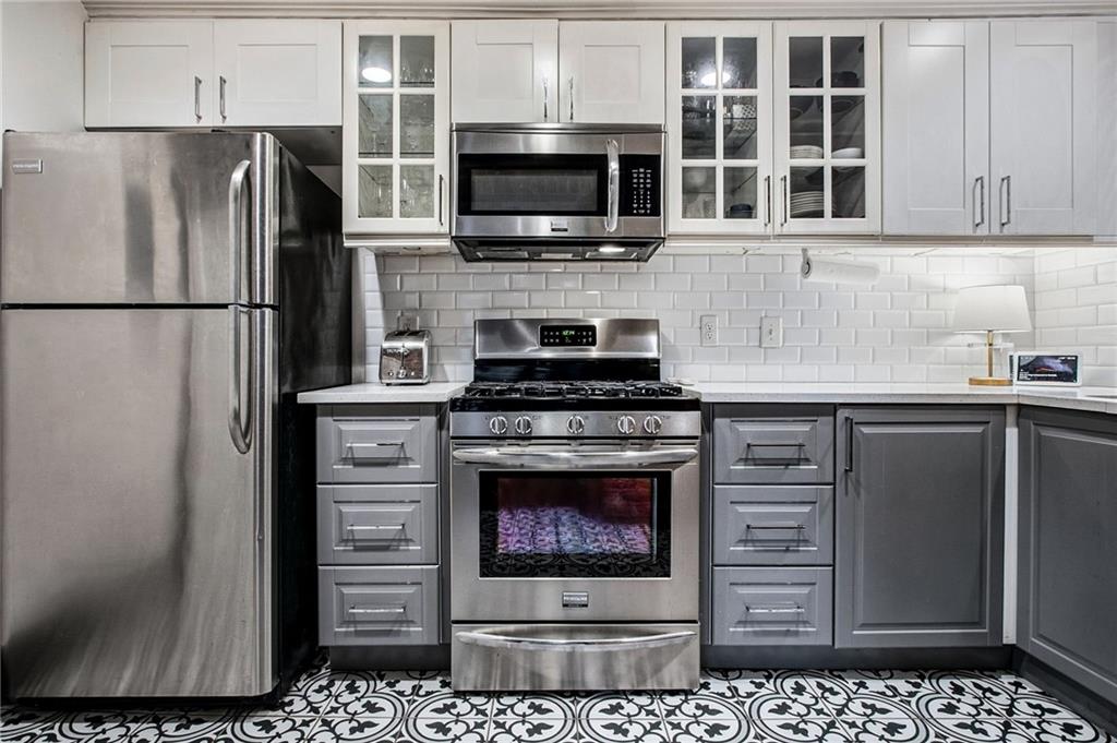 908 Juniper Street NE Unit 4