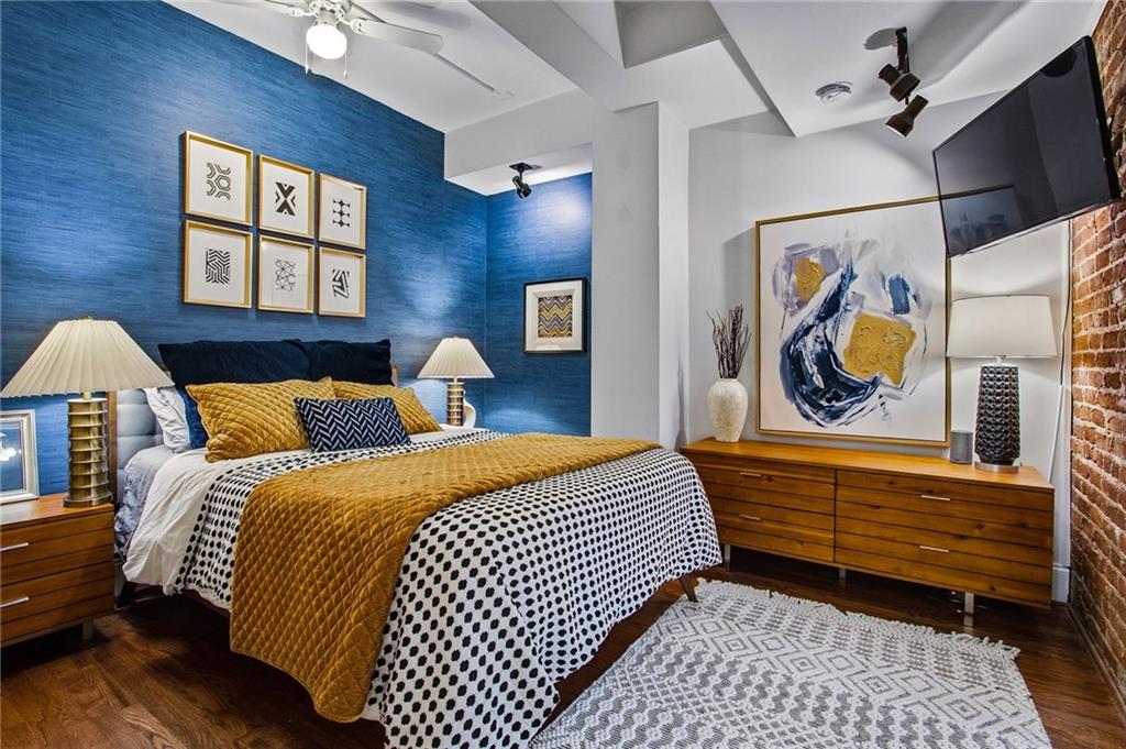 908 Juniper Street NE Unit 4