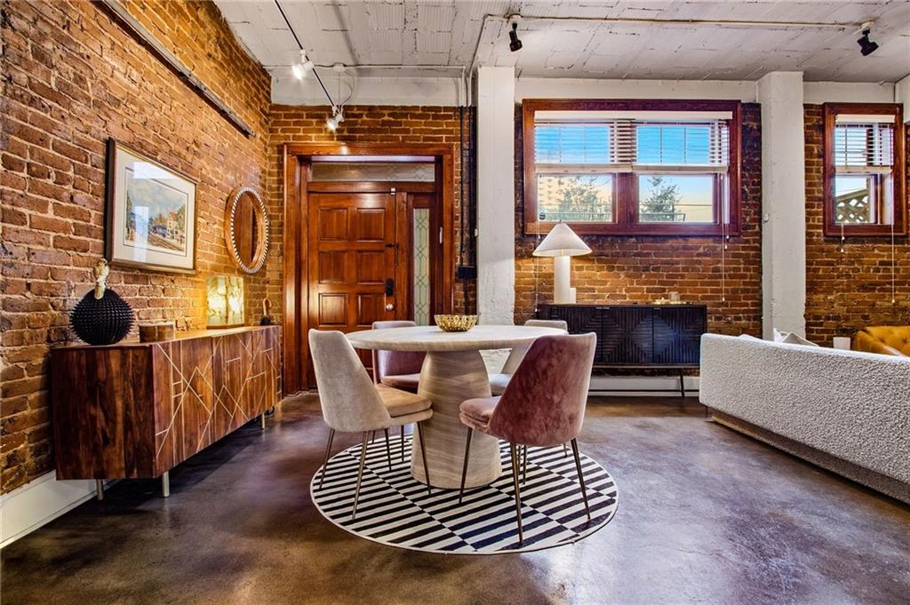 908 Juniper Street NE Unit 4