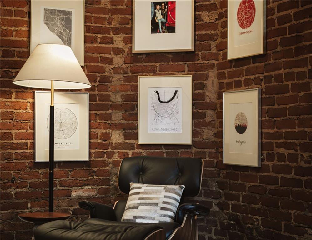 908 Juniper Street NE Unit 4