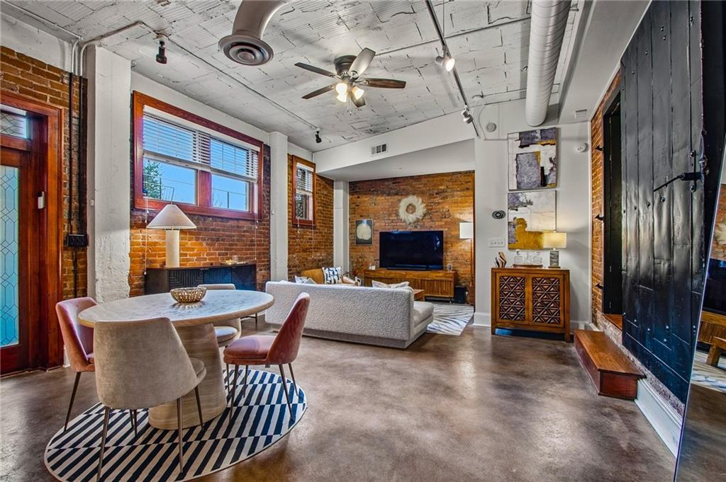 908 Juniper Street NE Unit 4