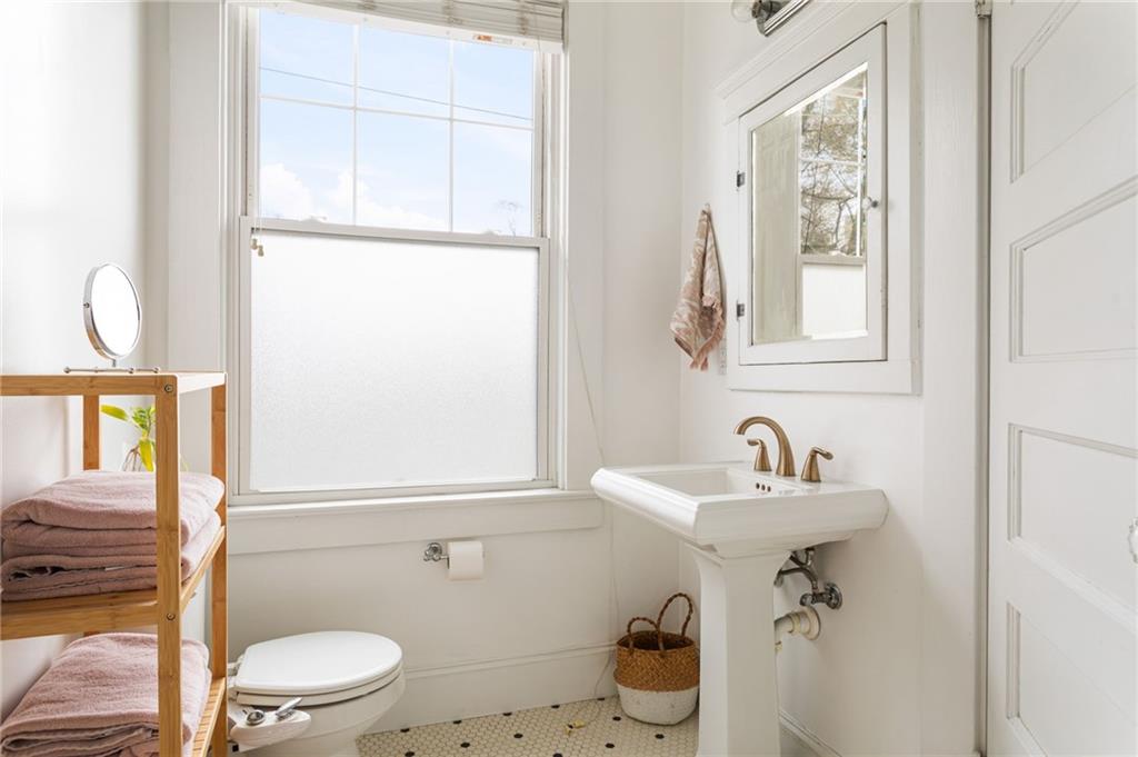 608 Seminole Avenue NE Unit 3