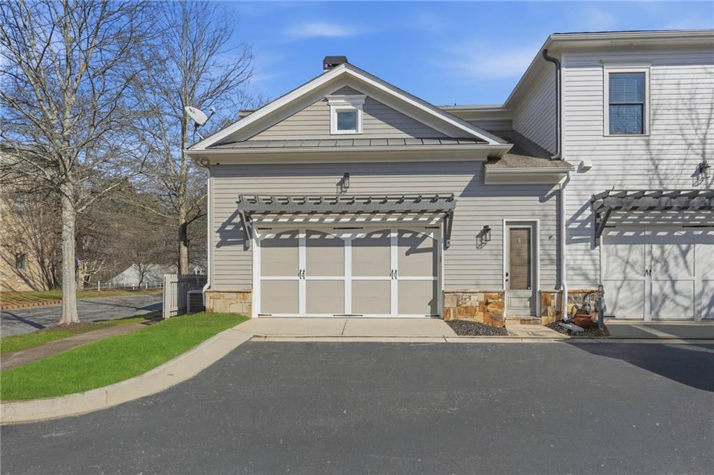 12522 Broadwell Road