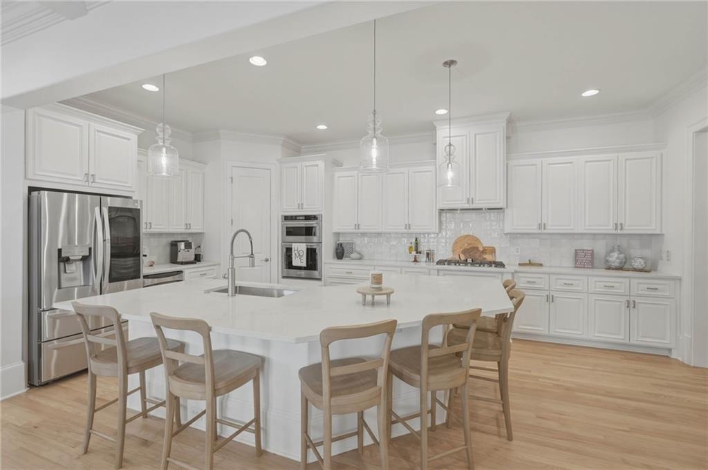 12522 Broadwell Road