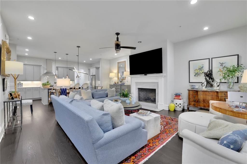 885 3rd Street