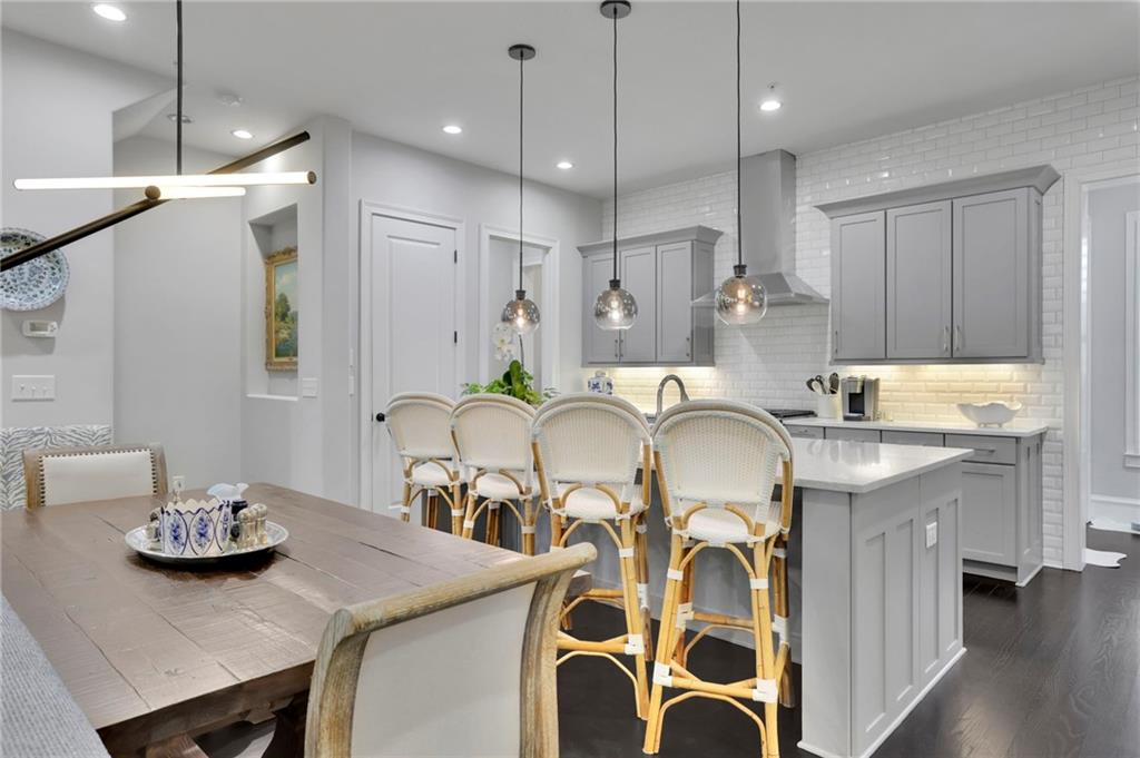 885 3rd Street