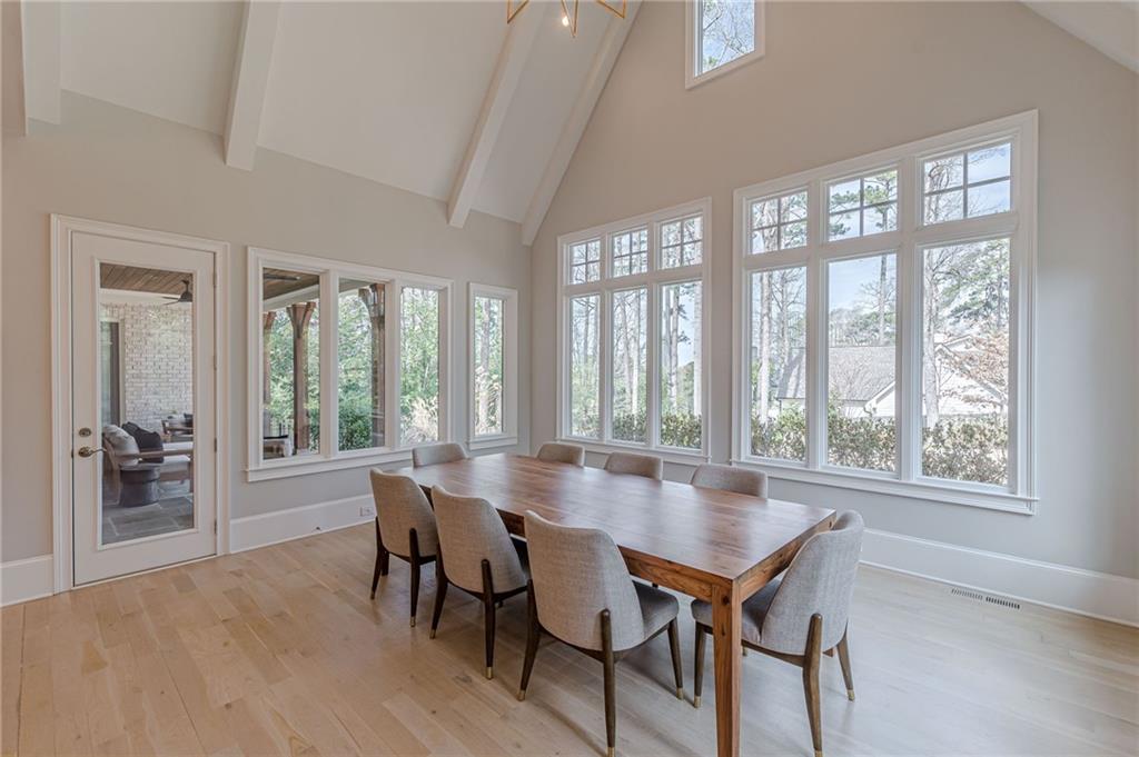 1104 Roxboro Drive NE