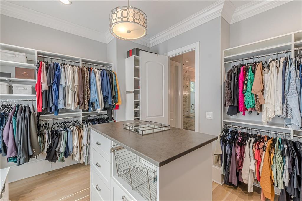 1104 Roxboro Drive NE