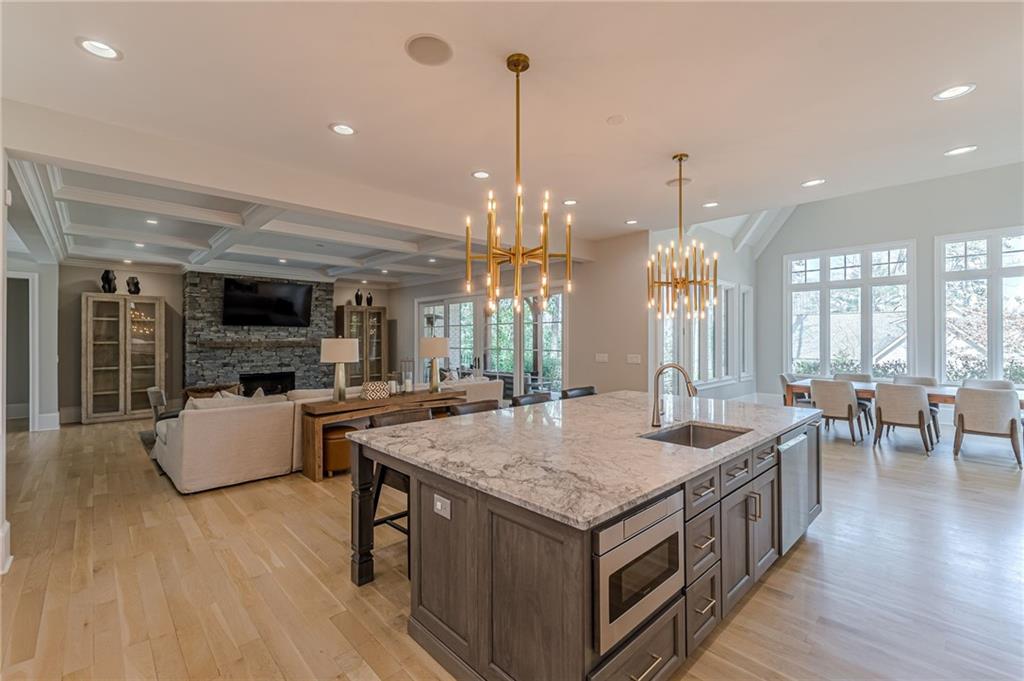 1104 Roxboro Drive NE