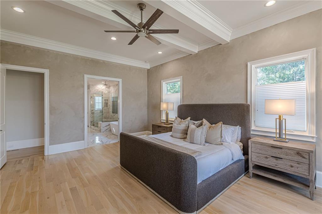 1104 Roxboro Drive NE