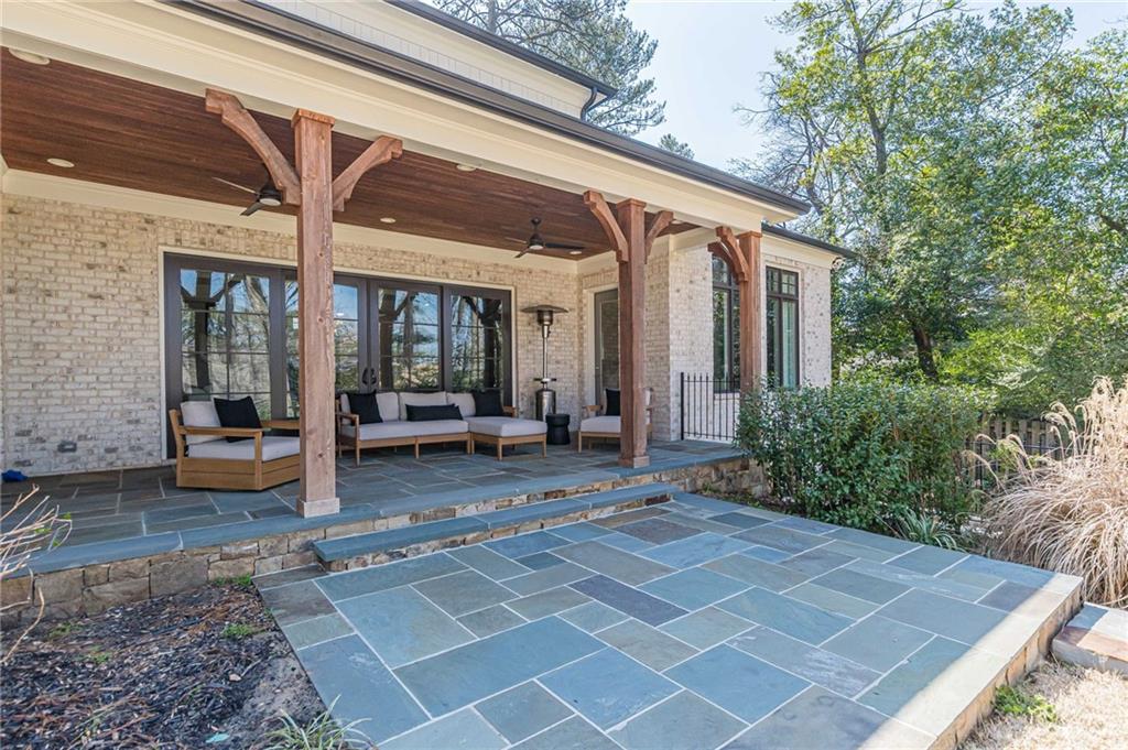 1104 Roxboro Drive NE