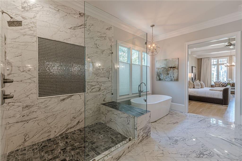 1104 Roxboro Drive NE