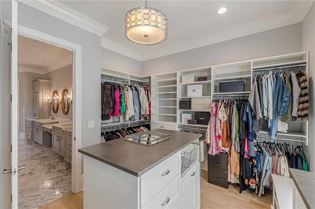 1104 Roxboro Drive NE