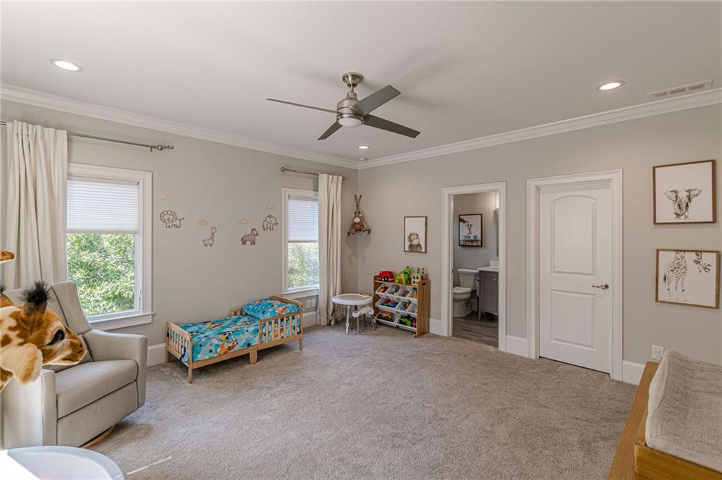 1104 Roxboro Drive NE