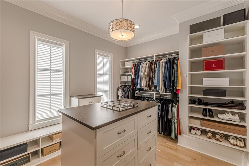 1104 Roxboro Drive NE