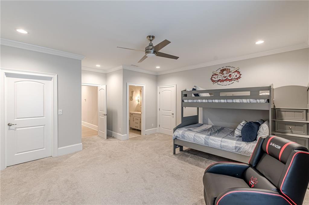 1104 Roxboro Drive NE