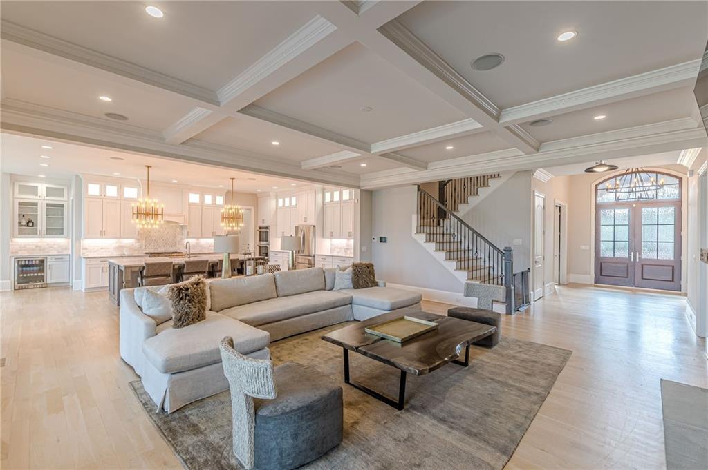 1104 Roxboro Drive NE