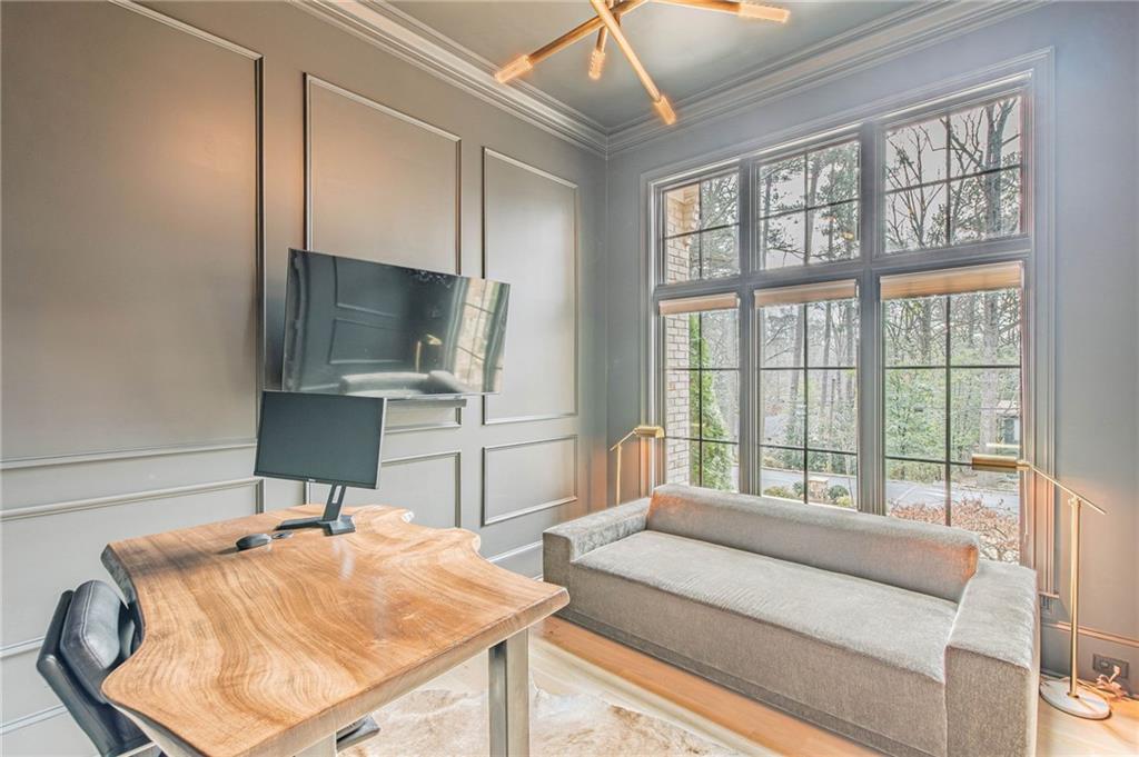 1104 Roxboro Drive NE