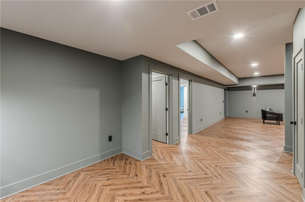 1104 Roxboro Drive NE