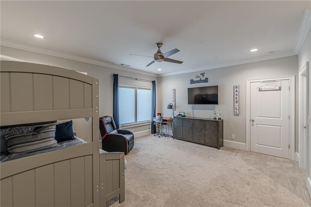 1104 Roxboro Drive NE