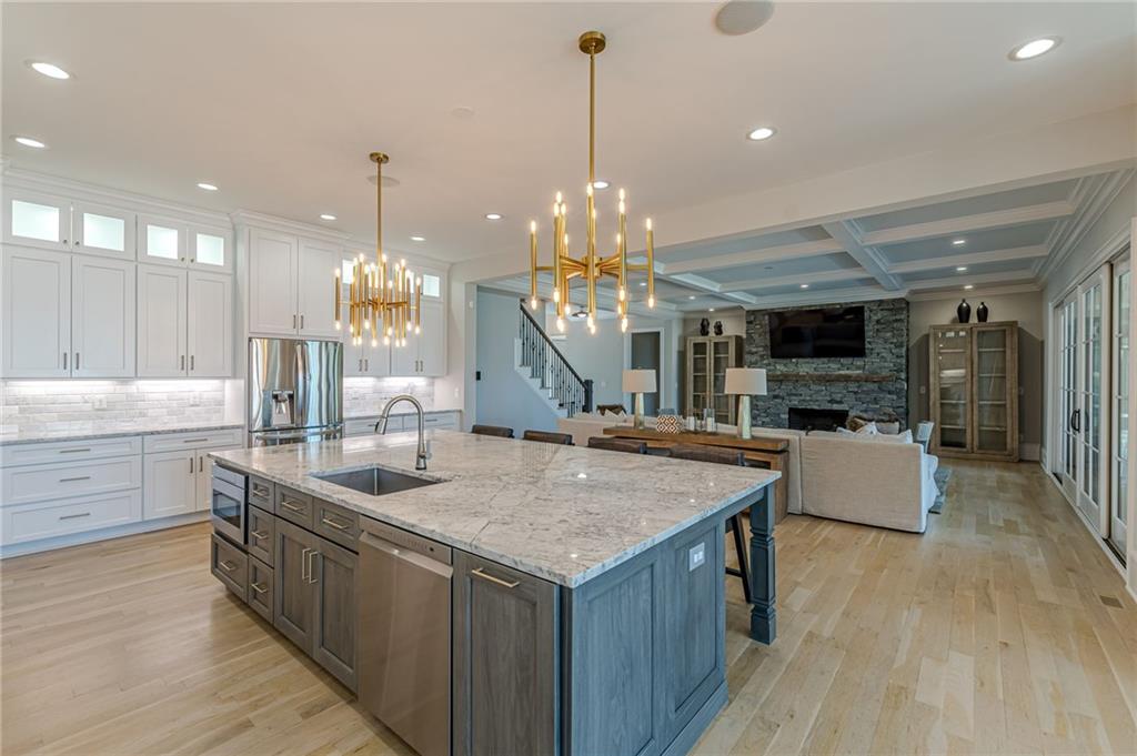 1104 Roxboro Drive NE