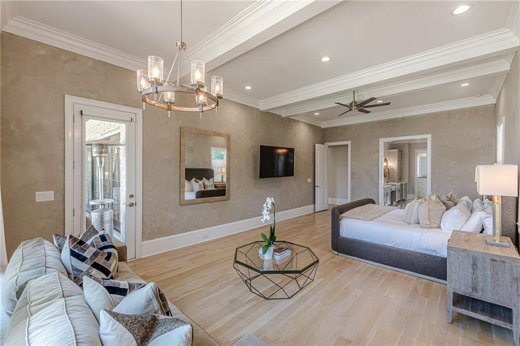 1104 Roxboro Drive NE