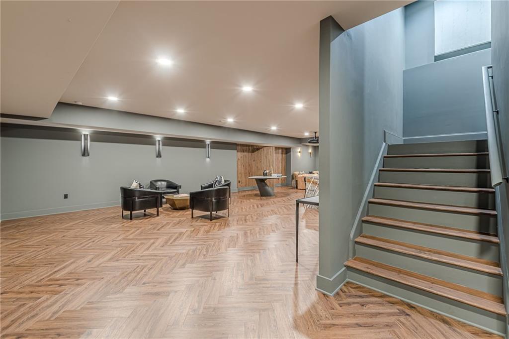 1104 Roxboro Drive NE