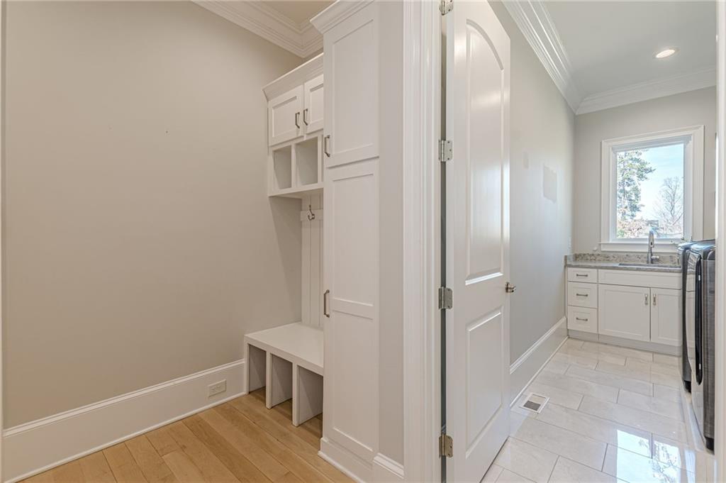 1104 Roxboro Drive NE