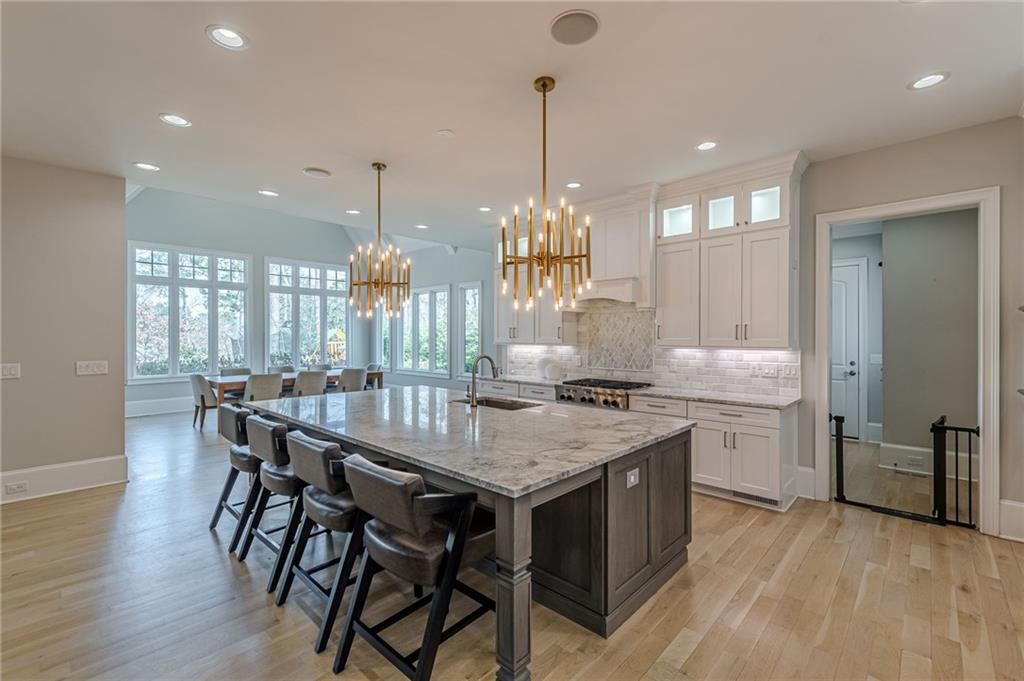 1104 Roxboro Drive NE