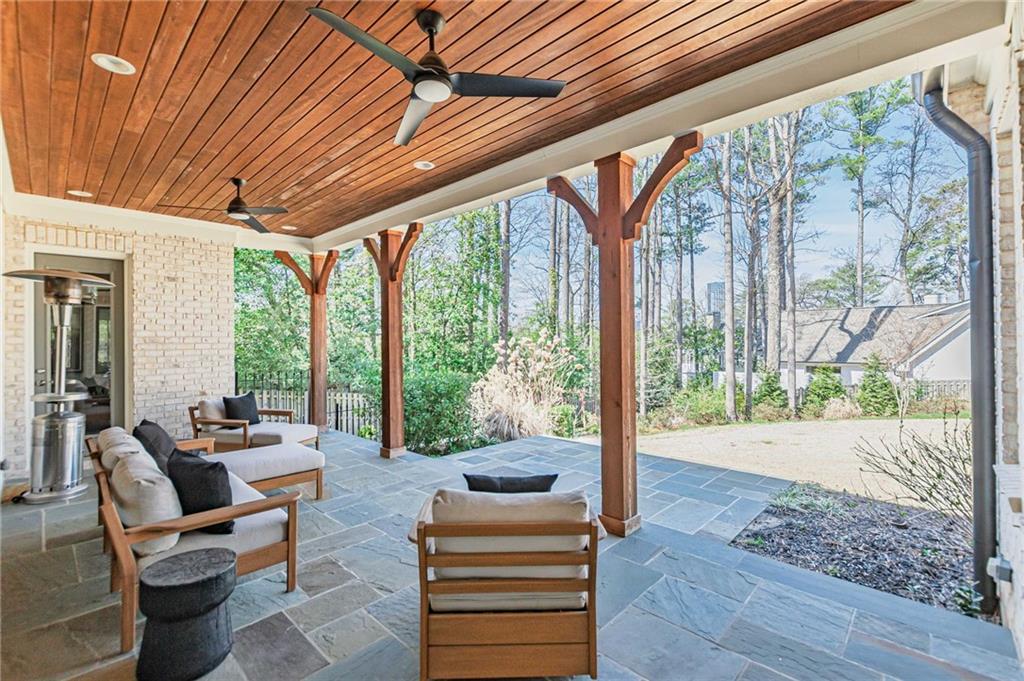 1104 Roxboro Drive NE