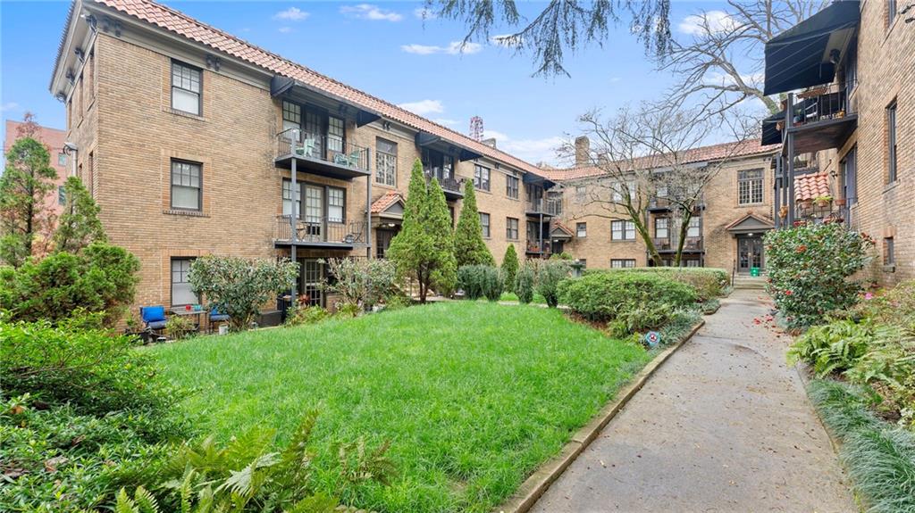 677 Somerset Terrace NE Unit 2D