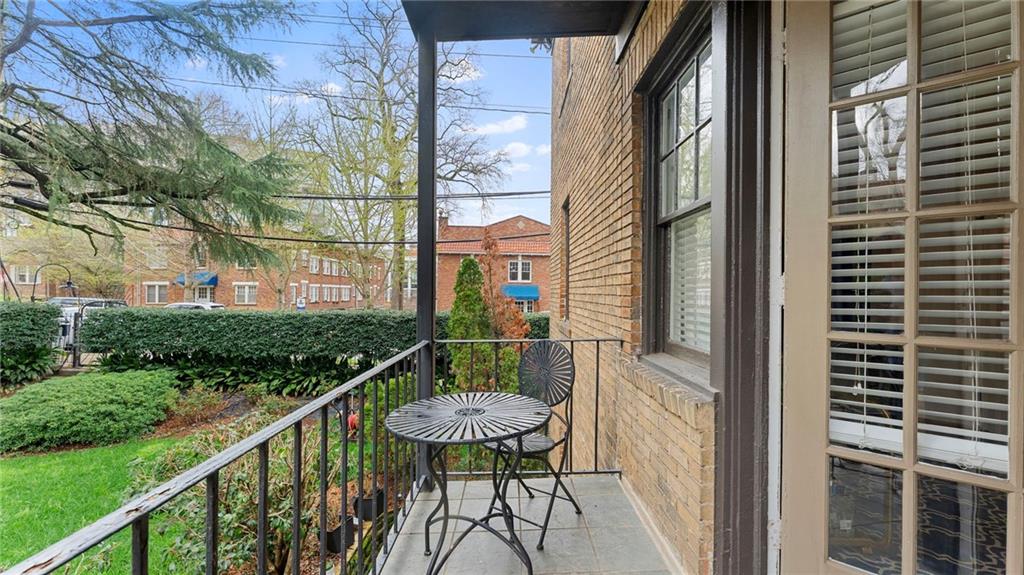 677 Somerset Terrace NE Unit 2D
