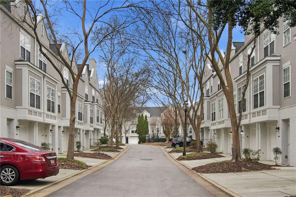 1138 Village Court SE