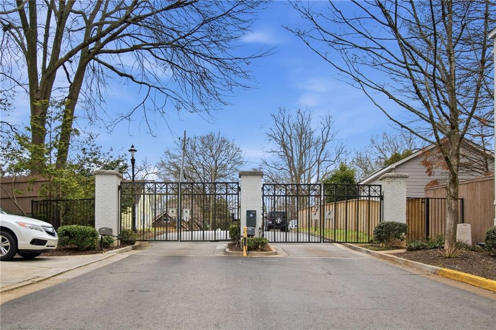 1138 Village Court SE