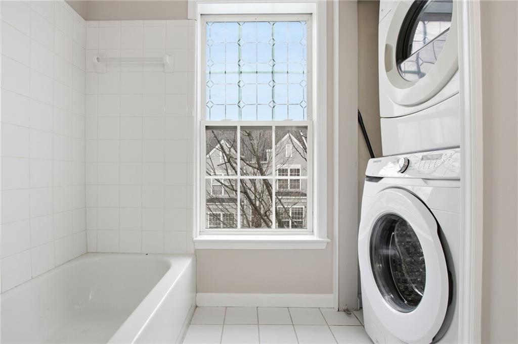 1138 Village Court SE