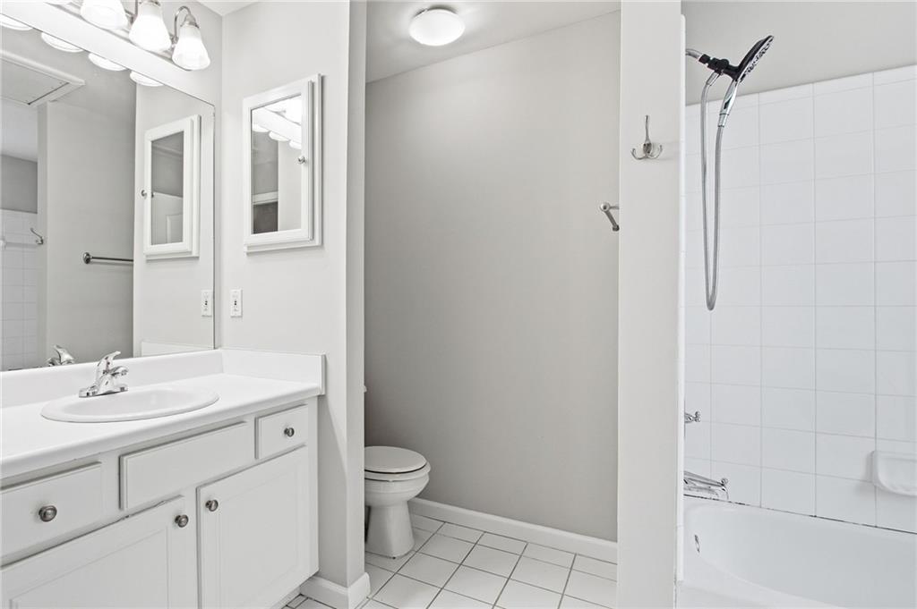 1138 Village Court SE