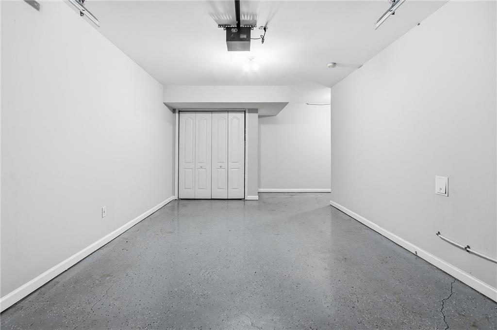 1138 Village Court SE