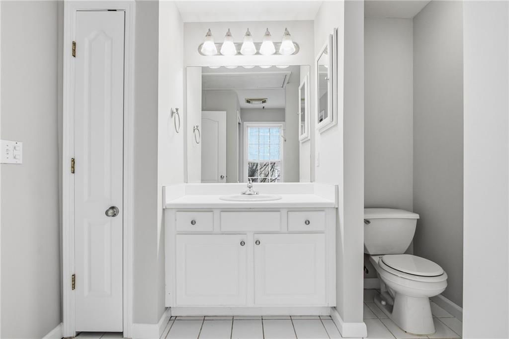 1138 Village Court SE