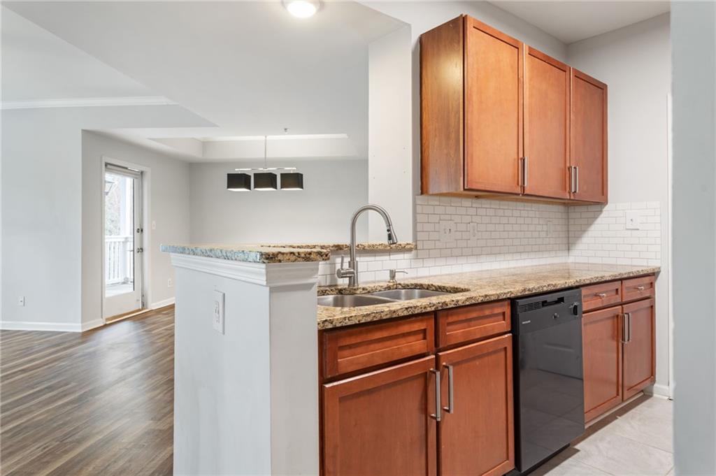 1250 Parkwood Circle SE Unit 3106