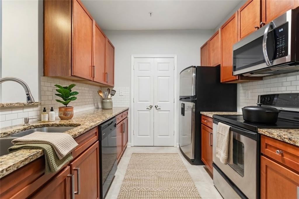 1250 Parkwood Circle SE Unit 3106