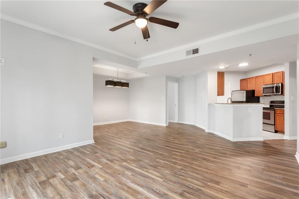 1250 Parkwood Circle SE Unit 3106