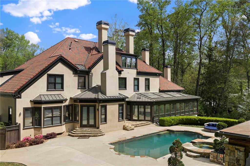 820 Heards Ferry Road