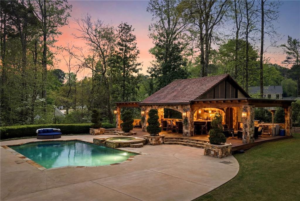 820 Heards Ferry Road