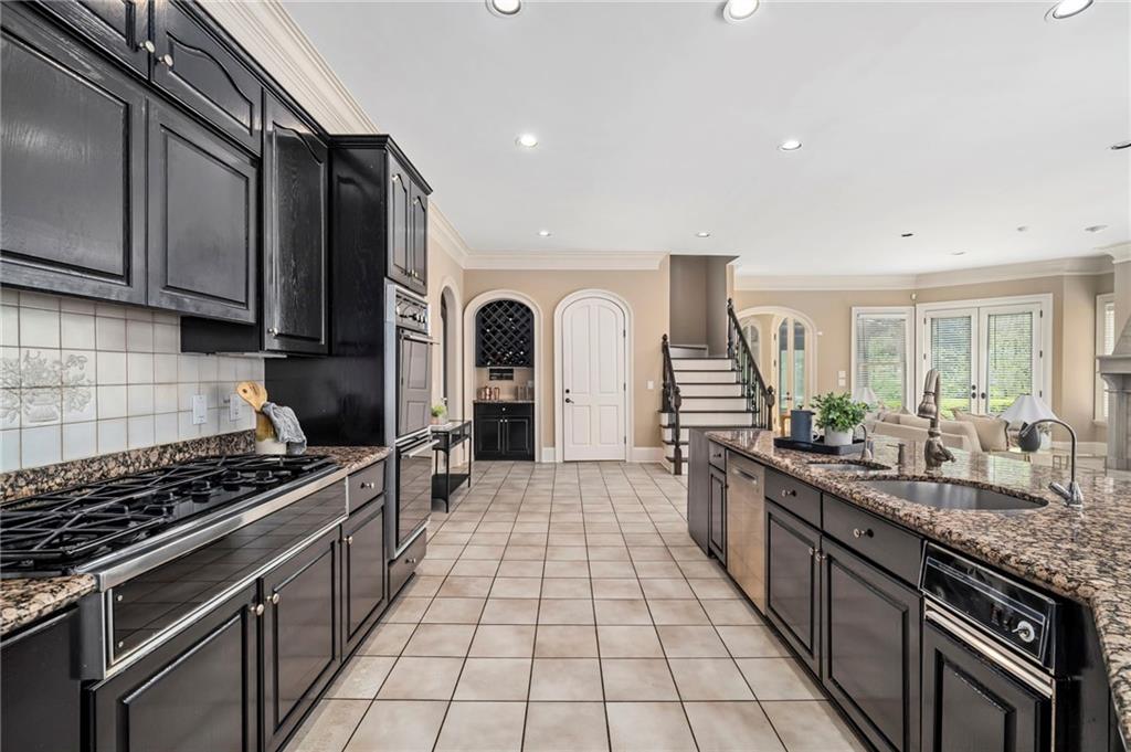 820 Heards Ferry Road