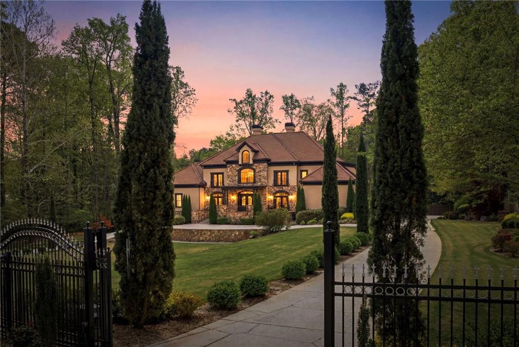 820 Heards Ferry Road