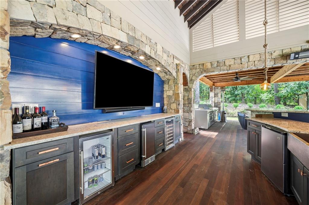 820 Heards Ferry Road